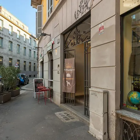 Co99- Large Lanzone Lägenhet Milano