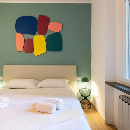Co99- Large Lanzone Apartment Milan