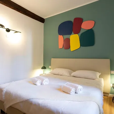 Apartment Co99- Large Lanzone *