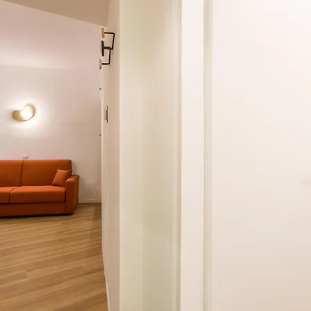 Co99- Large Lanzone Apartment