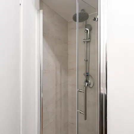 Co99- Large Lanzone Apartamento Milão