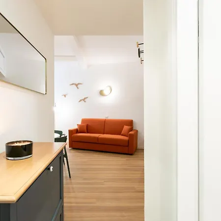 Co99- Large Lanzone דירה *