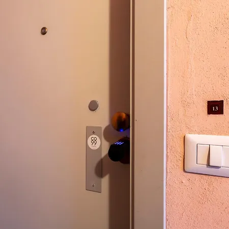 Co99- Large Lanzone דירה