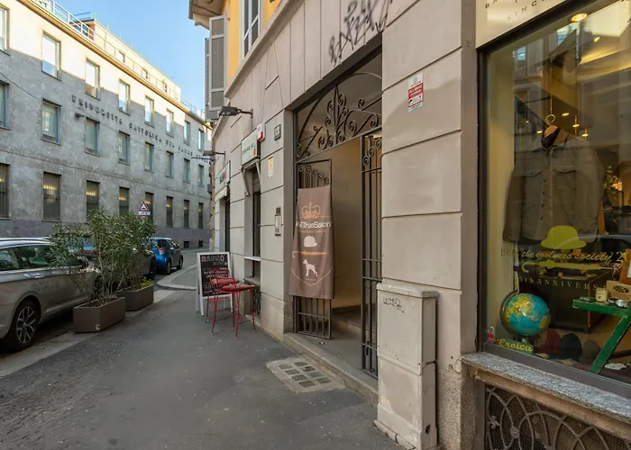 Co99- Large Lanzone Apartament Mediolan