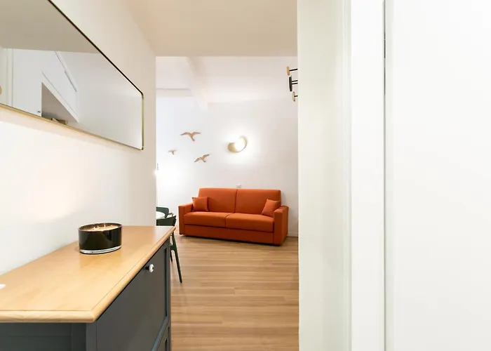 Co99- Large Lanzone Apartament *
