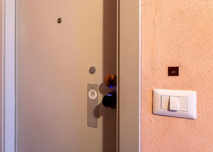 Co99- Large Lanzone Apartament